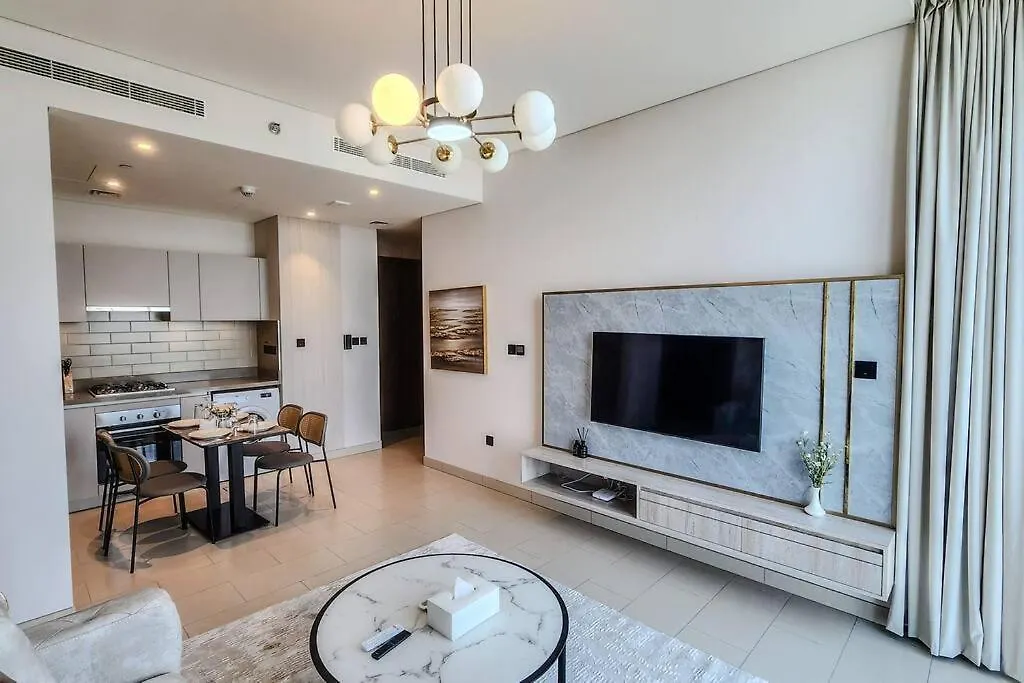 Stay By Latinem Luxury 2Br Holiday Home Cvr B3107 Near Burj Khalifa Dubai